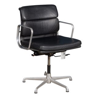 Vintage EA217 Chair in Black Leather by Charles & Ray Eames for ICF, 1969 For Sale