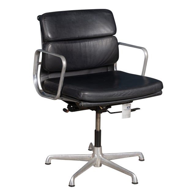 Vintage EA217 Chair in Black Leather by Charles & Ray Eames for ICF, 1969 For Sale