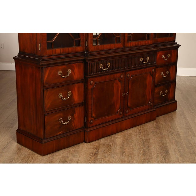 Henkel Harris Chippendale Style Mahogany China Cabinet Breakfront For Sale - Image 18 of 18