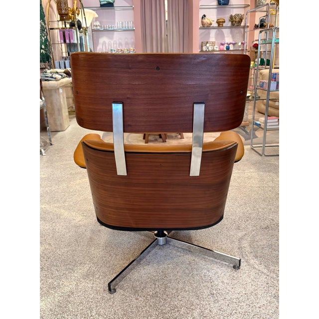 Auburn Vintage Cognac Leather Recliner Chair by Plycraft For Sale - Image 8 of 12