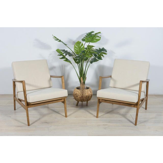Mid-Century Modern Set of 300-139 Armchairs from Swarzędzka, 1960s For Sale - Image 3 of 18