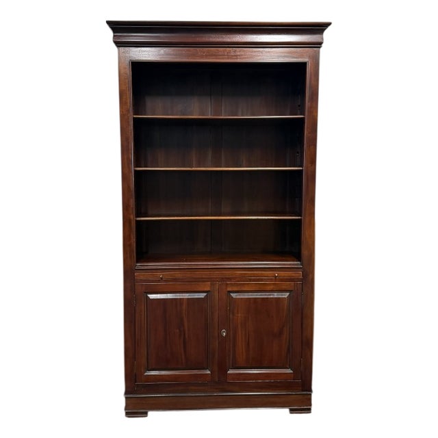 Classic English Mahogany Bookcase For Sale