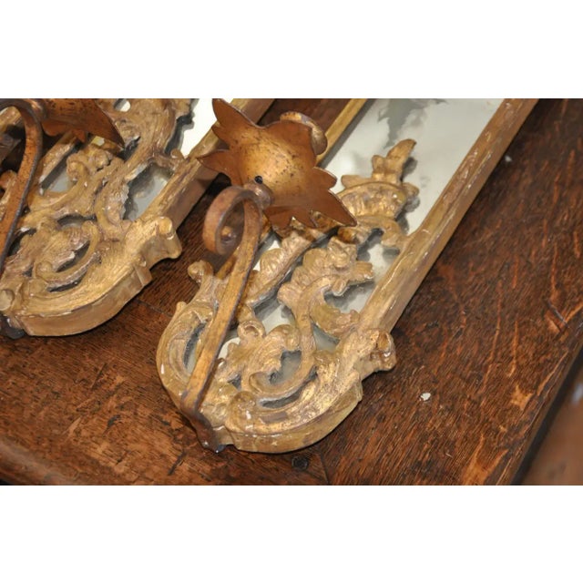 Rococo Set of Four 19th Century Rococo Giltwood Mirrored Sconces For Sale - Image 3 of 5