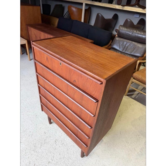 Mid-Century Danish Chest of Drawers in Teak For Sale - Image 4 of 18
