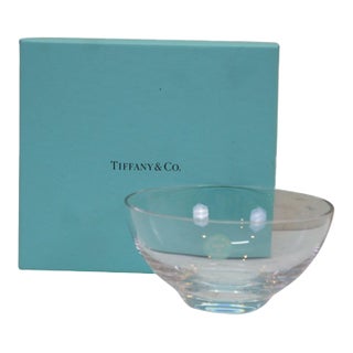 Late 20th Century Modern Tiffany & Co. Clear Crystal Harmony Centerpiece Serving Bowl With Original Box For Sale
