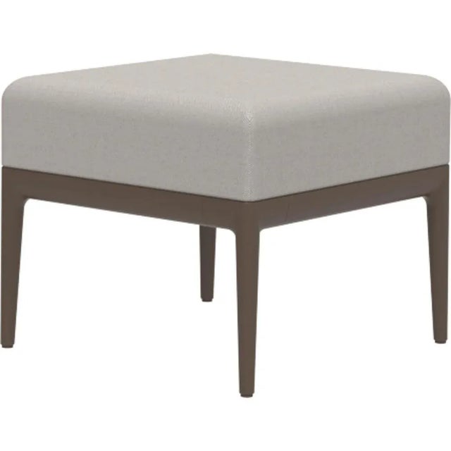 Ribbons bronze puff by mowee dimensions: d50 x w50 x h42 cm. Material: aluminum and upholstery. Weight: 9.3 kg also...