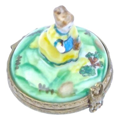 Vintage Porcelain Farm Maiden-Themed Limoges Box For Sale