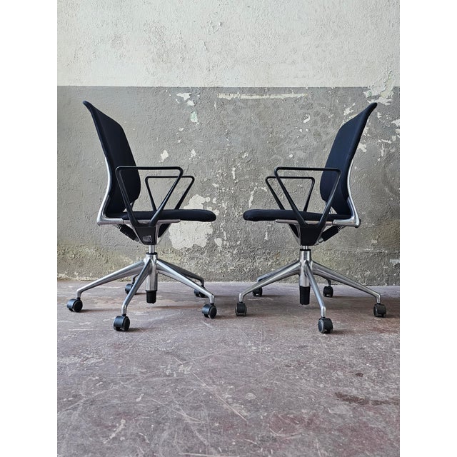 Splendid pair of swivel chairs designed by Alberto Meda for Vitra in the early 21st century. Steel frame with comfortable...