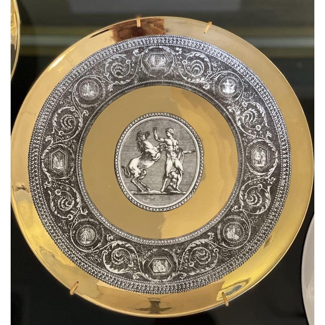Cammei Mythological Collection Plates in Ceramic and Gold Leaf, 1960s, Set of 6 For Sale - Image 4 of 18