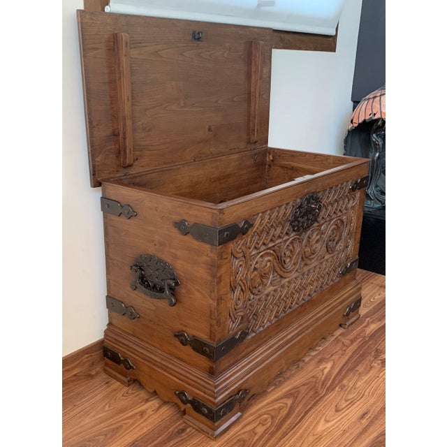 17th Century 17th Century Spanish Baroque Savoy Hand Carved Chest Trunk For Sale - Image 6 of 13