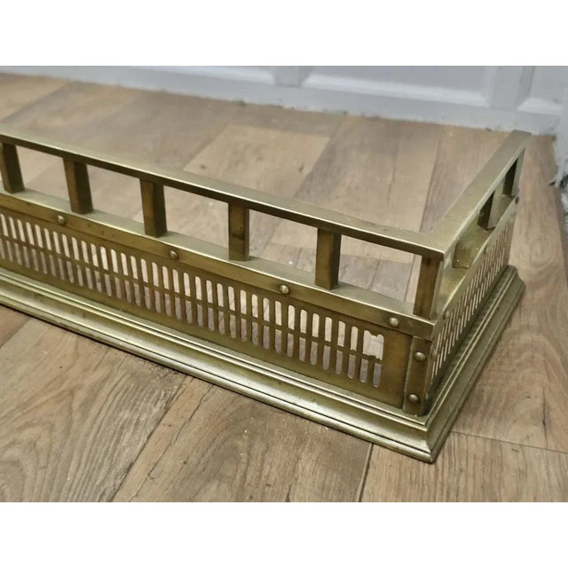 Heavy Quality Victorian Brass Fender, Industrial Look This is a Beautifully Designed Victorian Brass Fender it has a...
