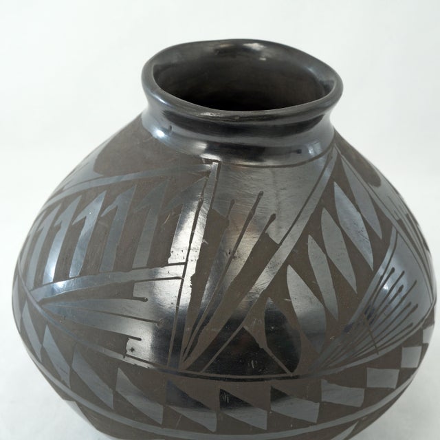 Late 20th Century Vintage Black Mata Ortiz Pot Monce Hernandez For Sale - Image 5 of 7