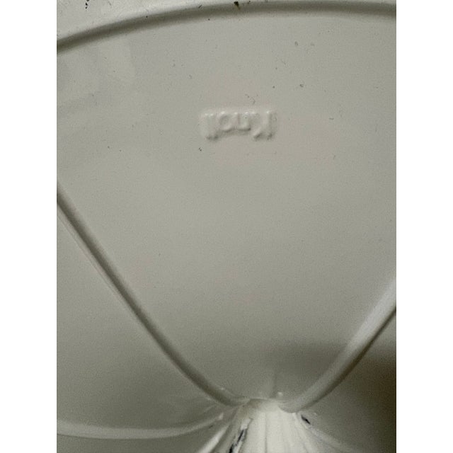 Saarinen Tulip Table dining set with 8 Tulip Chairs, originally designed by Eero Saarinen for Knoll.