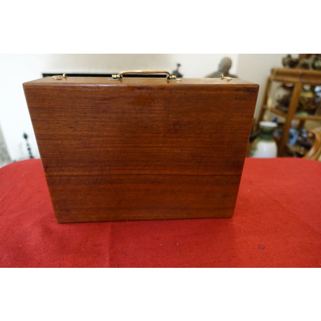 Beautiful Bourgeois Ainé painter's case, Paris fruitwood, walnut type interior with palette, compartments, scraper...