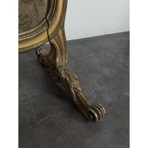 Louis XV Style Fireplace Screen in Giltwood and Dotted Tapestry For Sale - Image 6 of 8