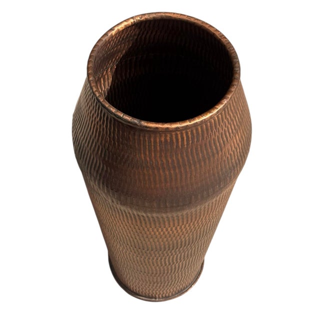 Mid 20th Century Mid 20th Century Large Italian Copper Floor Pot With Hammered Details For Sale - Image 5 of 6
