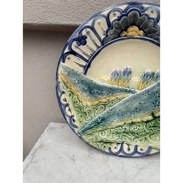 Rustic Rare Belgium Majolica Asparagus Plate Wasmuel, Circa 1880 For Sale - Image 3 of 4