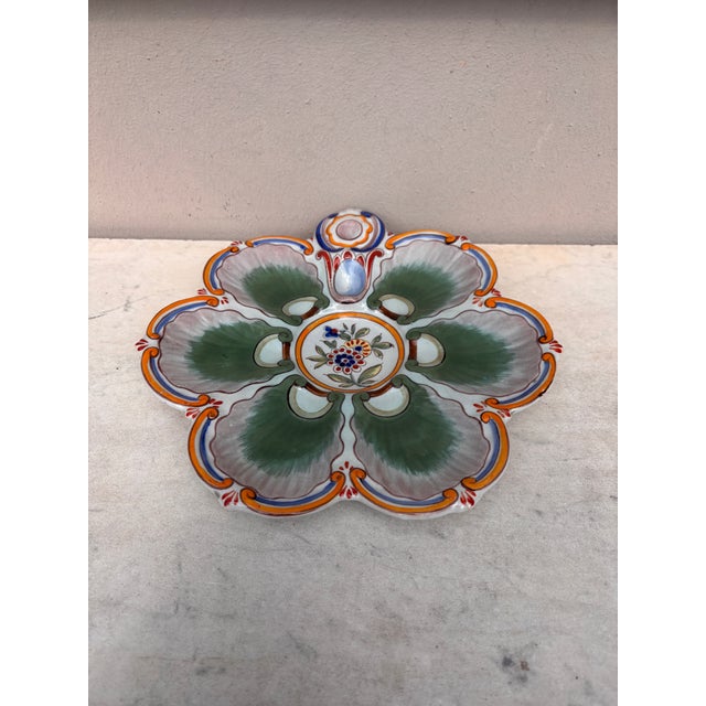 French Faience oyster signed plate Saint Clement, circa 1890. Rustic, Country style.
