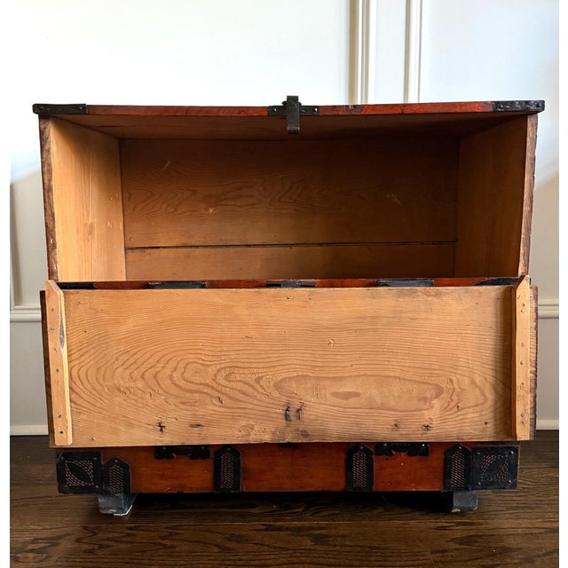 Wood Antique Korean Pakch'on Wedding Bandaji Chest For Sale - Image 7 of 17