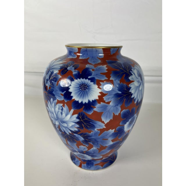 1920s Vintage Fukugawa Blue and White Chrysanthemums Vase For Sale - Image 5 of 12