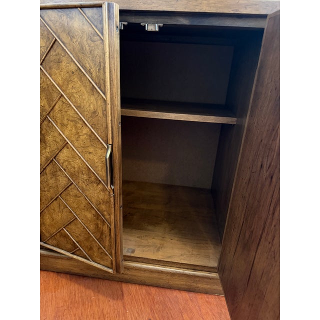 1970s Martinsville Credenza & Lighted Cabinet: Mid-Century American + Hollywood Regency For Sale - Image 12 of 18