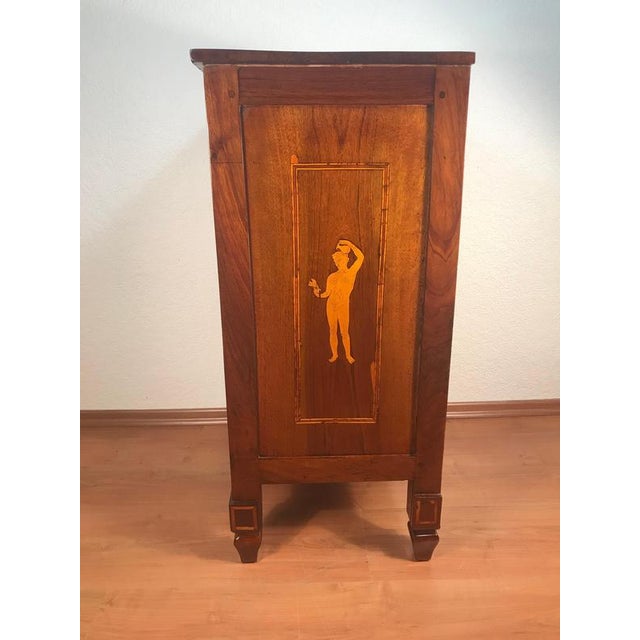 Neo-Classical Italian Provincial Walnut and Yew Marquetry Cabinet, 1780 For Sale - Image 4 of 8