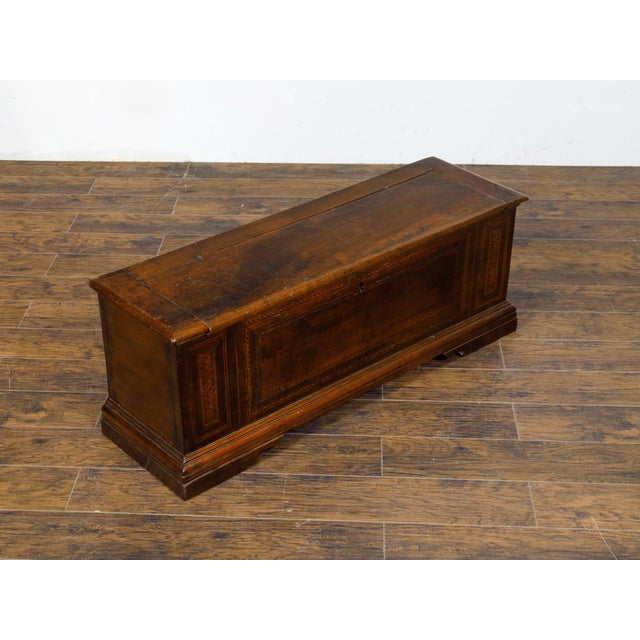 Italian 18th Century Walnut Coffer with Lift Top, Marquetry and Bracket Feet For Sale In Atlanta - Image 6 of 12