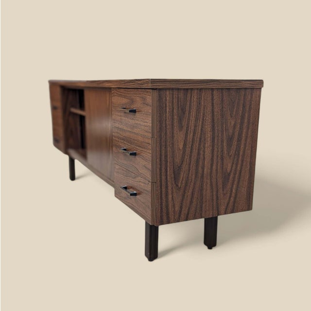 1970s Mid-Century Walnut-Grain Laminate Credenza For Sale - Image 10 of 18