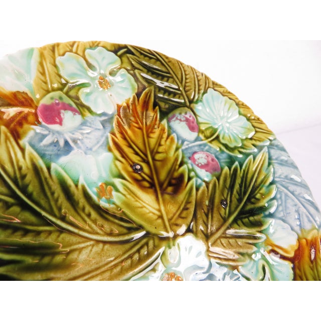 19th Century Antique Haviland & Co Limoges Majolica Barbotine Strawberry Plate ~ Art Pottery For Sale - Image 5 of 12