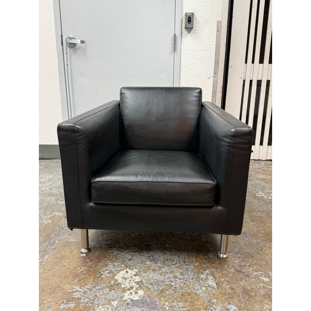 Design Plus Gallery presents the Copenhagen Leather Armchair by Rodolfo Dordoni from Minotti. This modern Italian design...