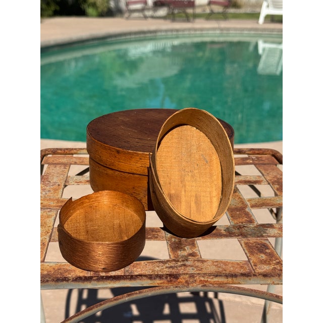 Brown Pair Antique Shaker-Style Bentwood Boxes, Oval & Round, 19th–Early 20th Century For Sale - Image 8 of 14
