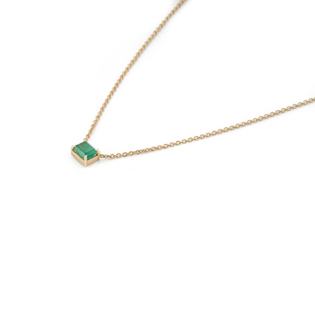 Minimalist Natural Zambian Emerald Solitaire Pendant Necklace in 14k Yellow Gold For Sale - Image 4 of 13