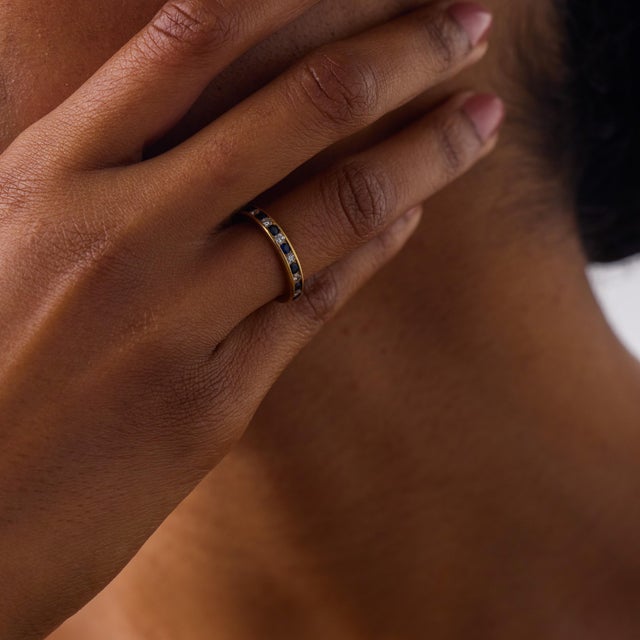 Tiffany and Co. Mid 20th Century Tiffany & Co. Sapphire Diamond 18k Yellow Gold Band Ring, Size 10 For Sale - Image 4 of 5