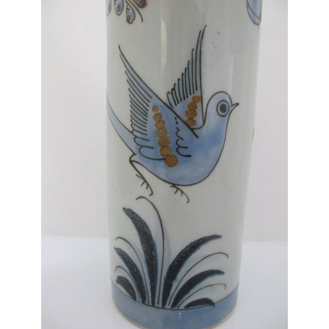 Ceramic Ken Edwards El Palomar Blue Bird & Flower Tonala Mexico Folk Art Pottery 9" Vase For Sale - Image 7 of 11