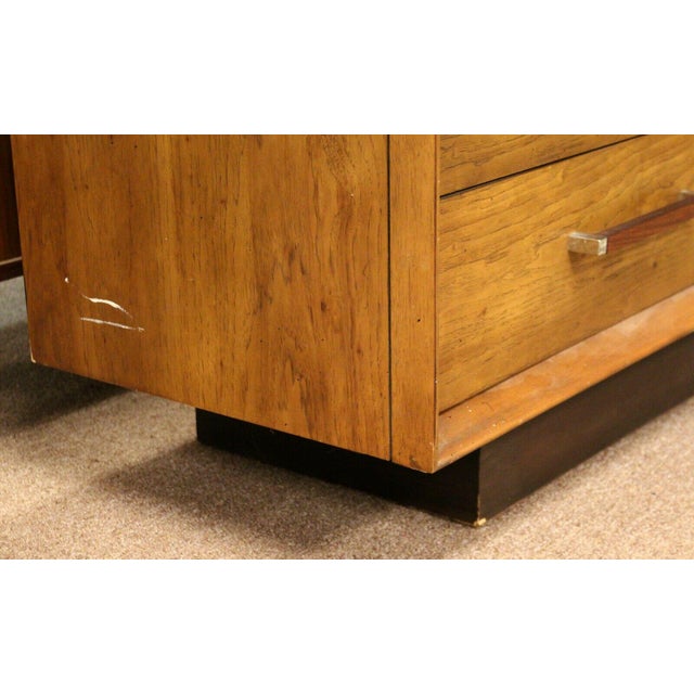 Mid Century Modern Lane Rosewood Bedroom Set Dresser Headboard Cabinet Set Of 5 Chairish