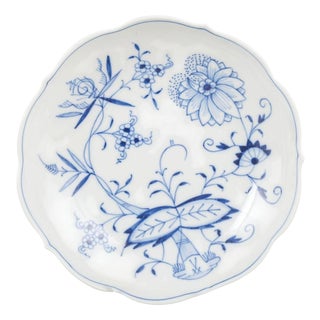 20th Century Porcelain Bowl with Onion Pattern from Meissen, Germany For Sale