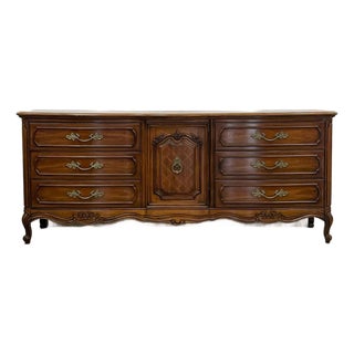 Ornate Thomasville French Provincial 9 Drawer Dresser With Metal Pulls Vintage For Sale