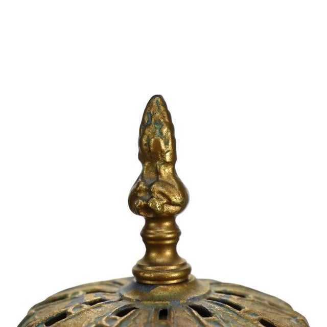 1920s Bradley & Hubbard Style 8-Panel 2-Tone Slag Glass Lamp C1920 For Sale - Image 5 of 11