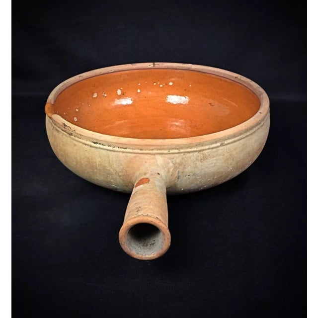 Large Antique Terracotta Pan by La Bourguignonne – Vintage Kitchenware For Sale In New York - Image 6 of 9