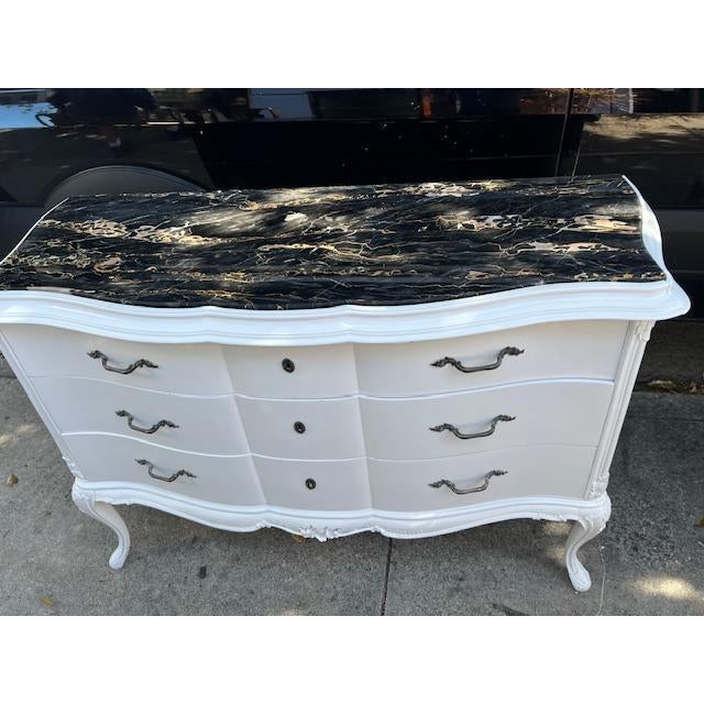 1970s 1970s Large Marble Top White Lacquer French Style Commode. For Sale - Image 5 of 7