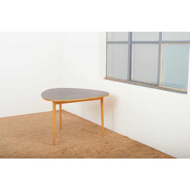 Three-Round Table Dining Table with Maple Frame and Wooden Top Covered with Black Linoleum by Max Bill for Horgen Glarus, 1949 For Sale - Image 13 of 15