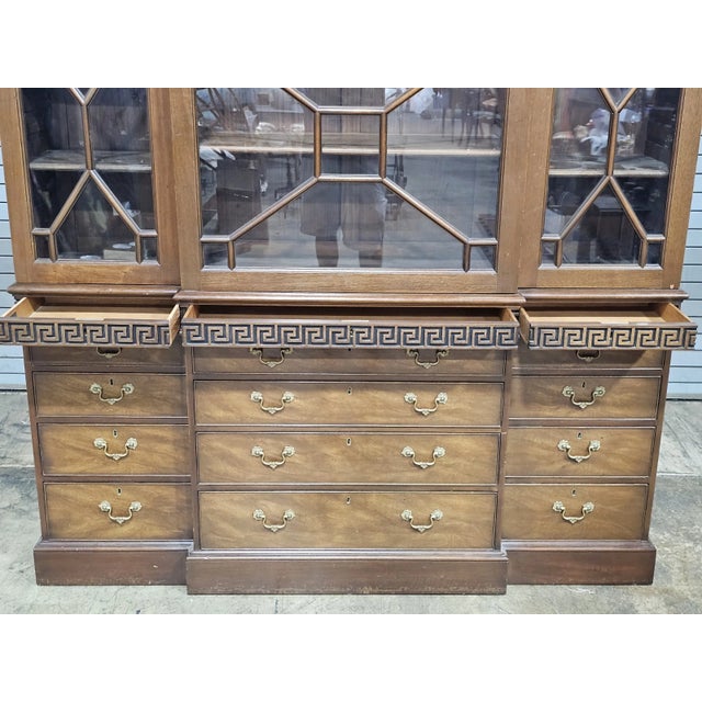 Brown Late 20th Century Kittinger Colonial Williamsburg Mahogany Breakfront Bookcase (Cw-158) Rare For Sale - Image 8 of 14
