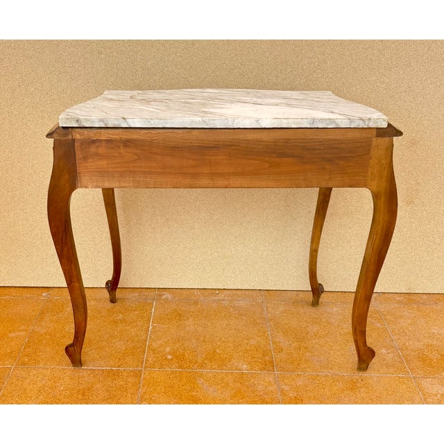 Wood 1940s Pair of French Louis XV Style Wood Side Tables With Marble Tops For Sale - Image 7 of 11