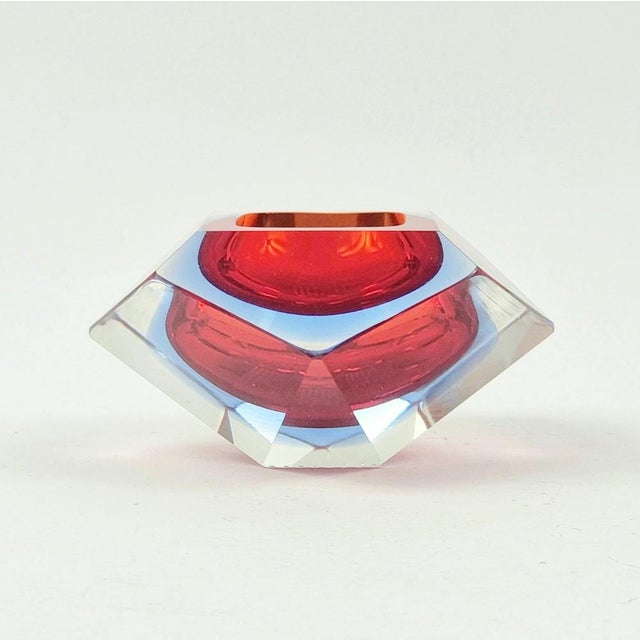 Stunning mid-century modern diamond-shaped sommerso Murano glass ashtray/vide poche/catchall by Flavio Poli for Seguso...