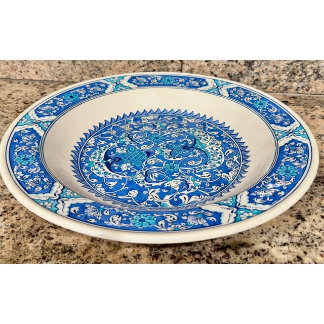 Altın Gini Hand-Made Iznik Style Ceramic Decorative Plate, Kütahya Turkey, Cobalt Blue and Turquoise Ottoman Arabesque Design For Sale - Image 4 of 4