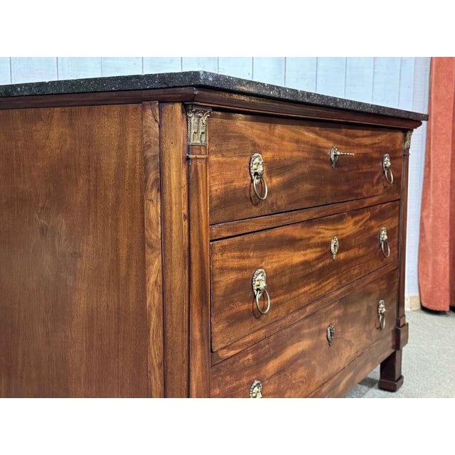 Brown 19th Century Empire Mahogany Chest of Drawers with a Marble Top For Sale - Image 8 of 18