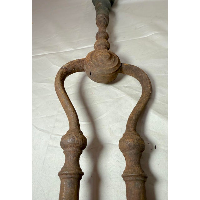 Antique 18th Century Wrought Iron Turned Brass English Fireplace Tongs Tool 12 For Sale In New York - Image 6 of 12