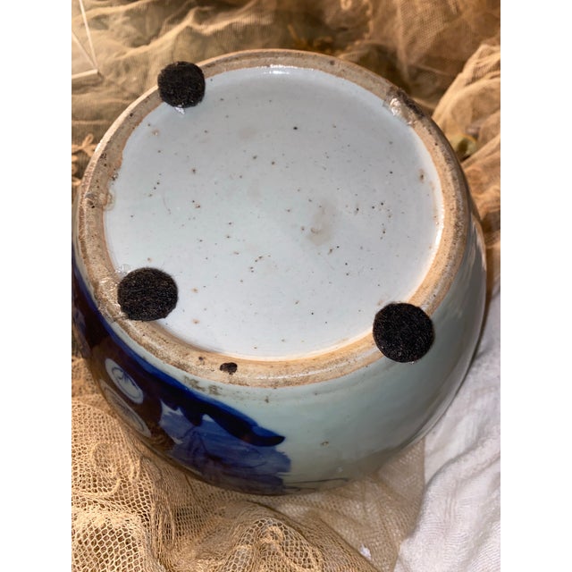 Blue 19th-Century Chinese Blue and White Porcelain Ginger Jar With Floral Motifs. For Sale - Image 8 of 12