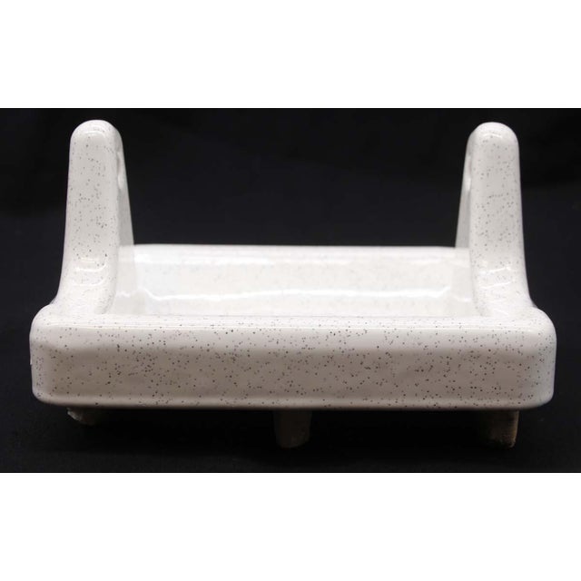 Late 20th Century Vintage Ceramic Speckled White Toilet Paper Holder For Sale - Image 5 of 9