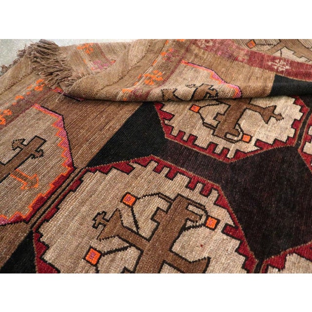 Galerie Shabab Collection Tribal Mid-20th Century Handmade Turkish Anatolian Room Size Carpet For Sale - Image 9 of 9